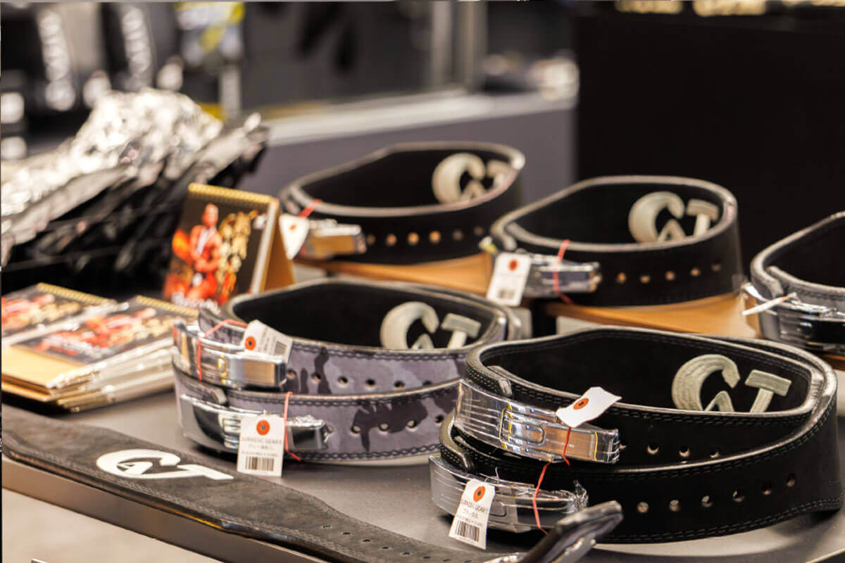 総合フィットネスショップ ΩMEGA FITNESS（オメガフィットネス）　店内